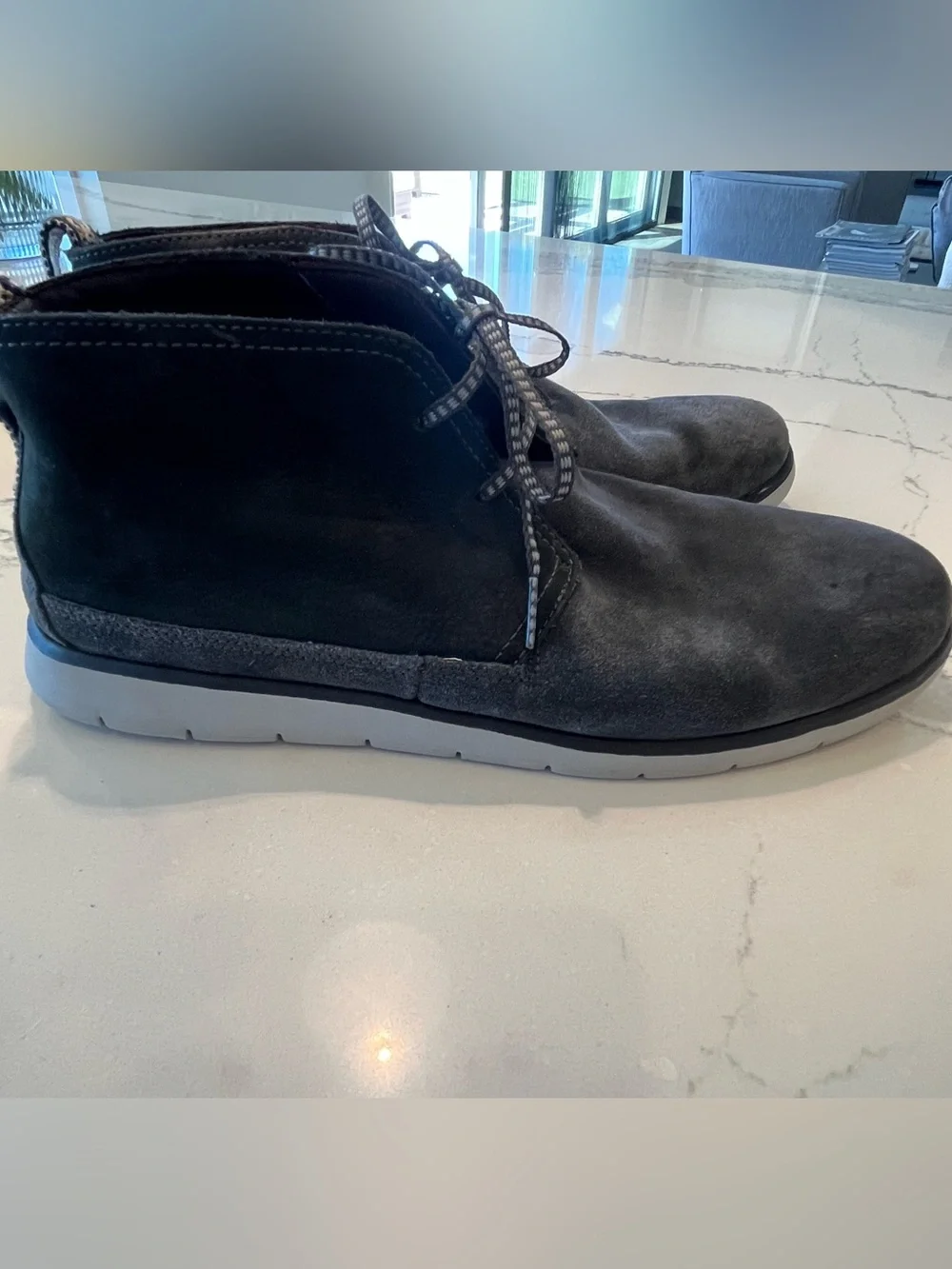 UGG Men's Charcoal Suede Chukka Boots